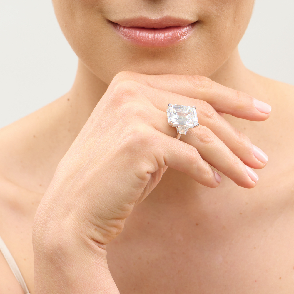 Engagement ring aus store